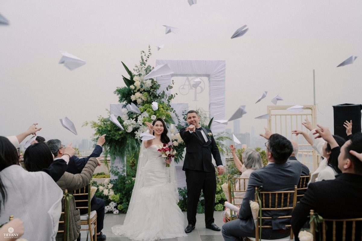 Kết hợp với Wedding Planner uy tín để đám cưới được diễn ra trọn vẹn và đúng với mong đợi của bạn (Ảnh: TIFF.vn)