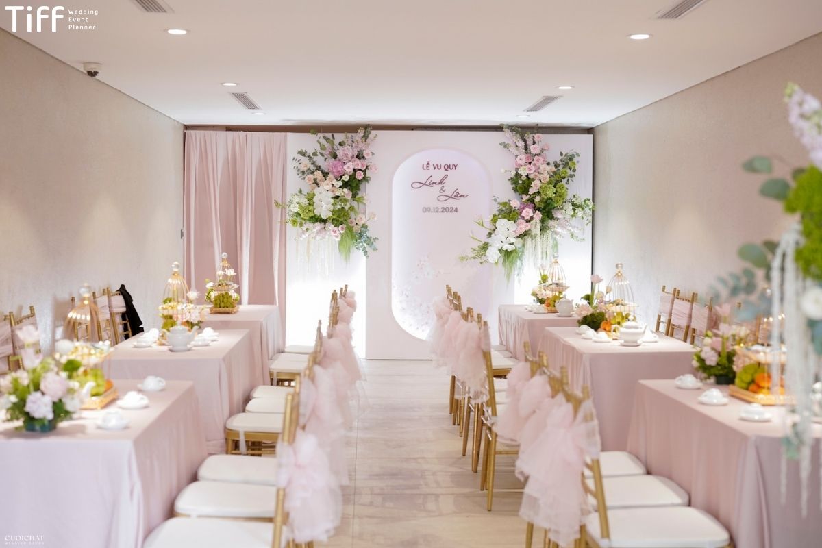 Chi phí phông hoa tươi cao nhưng xứng đáng cho ngày cưới (Ảnh: TIFF)