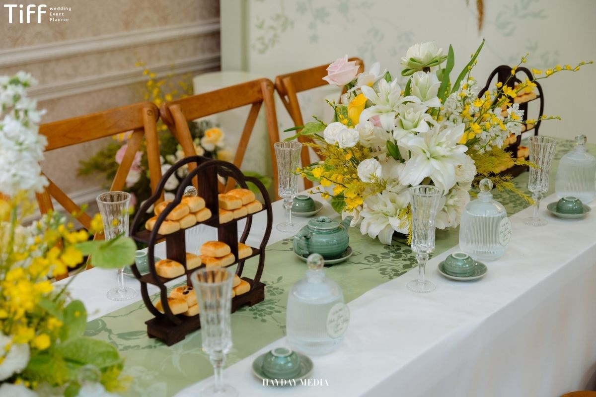 Concept hoa bàn cưới dành cho cặp đôi yêu sự nhẹ nhàng thanh lịch (Ảnh: TIFF)