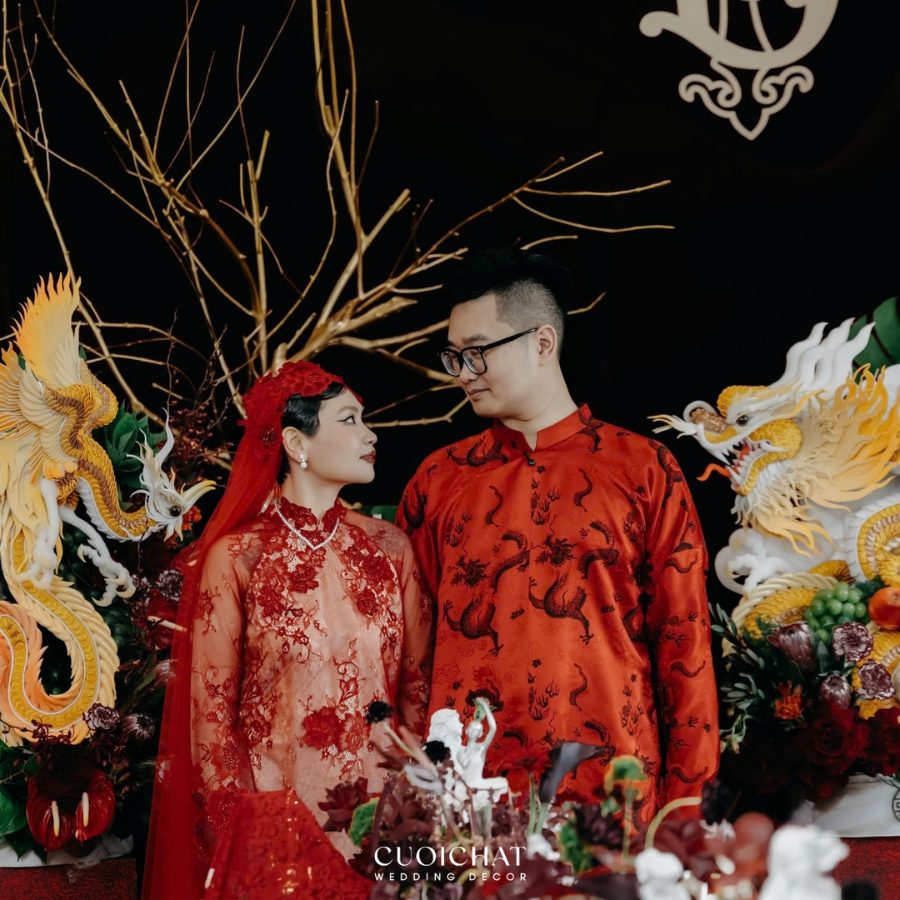 Nên lựa chọn áo dài phù hợp với phong cách lễ ăn hỏi để đồng bộ với không gian (Ảnh: TIFF.vn)