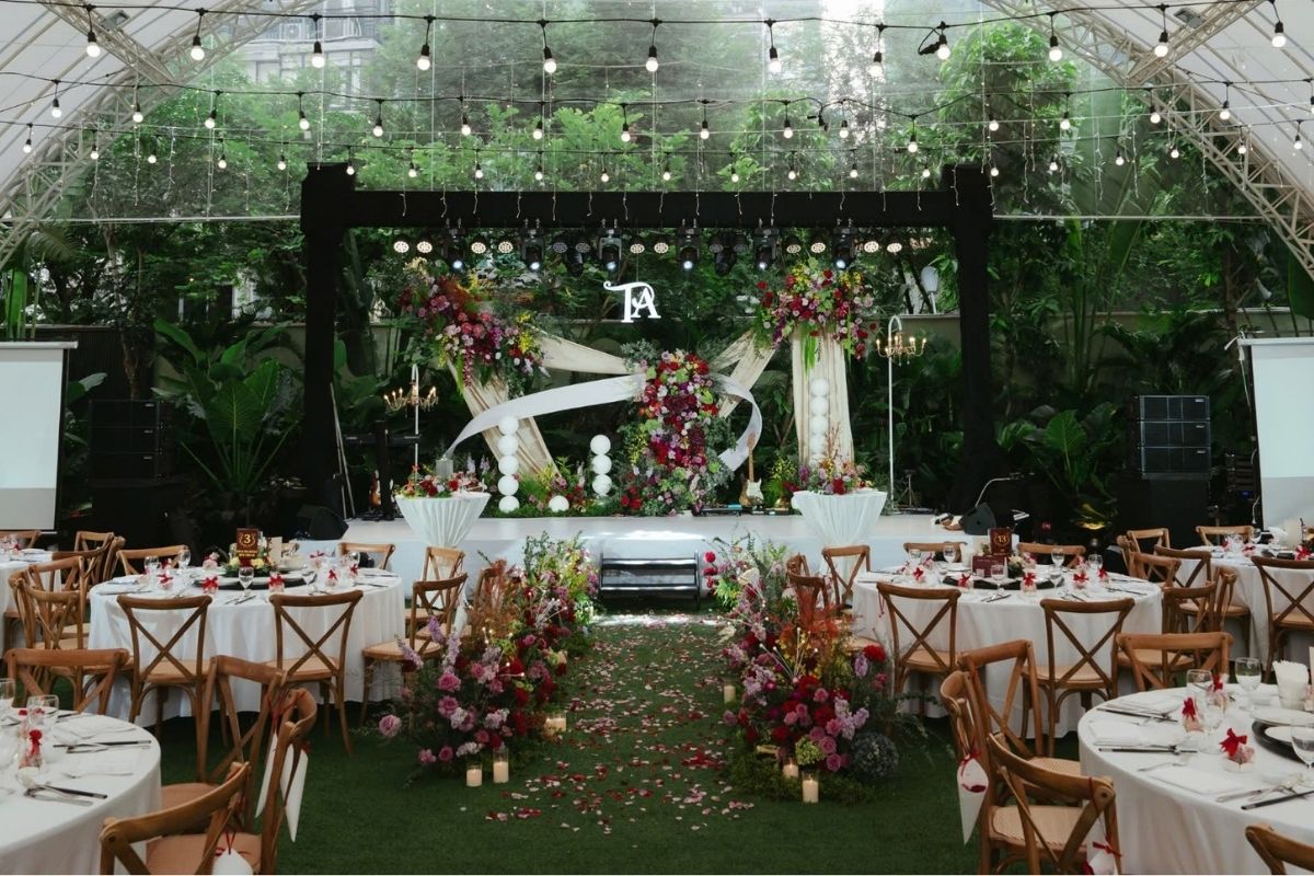 Gam màu trắng vàng kinh điển hợp với không gian khách sạn (Ảnh:TIFF)