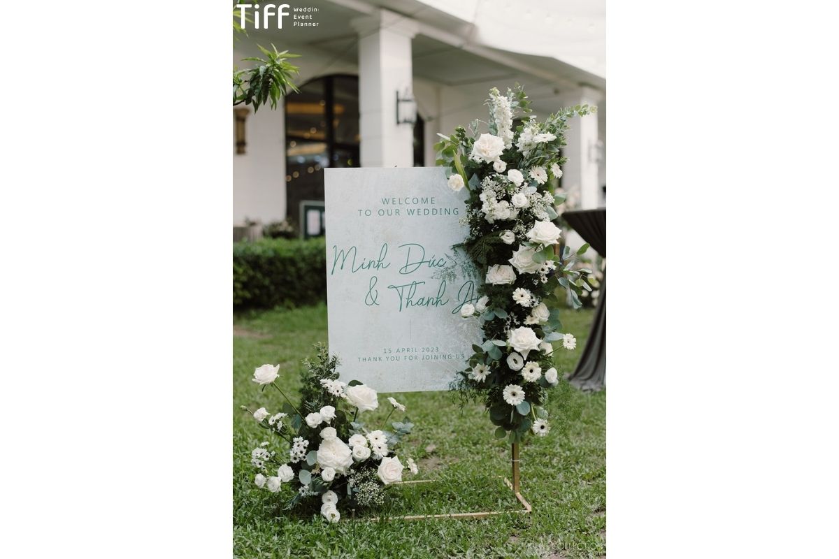 Họa tiết hoa lá hoa khô tạo không khí hoài niệm (Ảnh: TIFF)