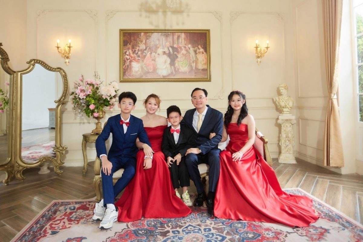 Hôn nhân 20 năm bền đẹp như sứ cao cấp (Ảnh: Sưu tầm)