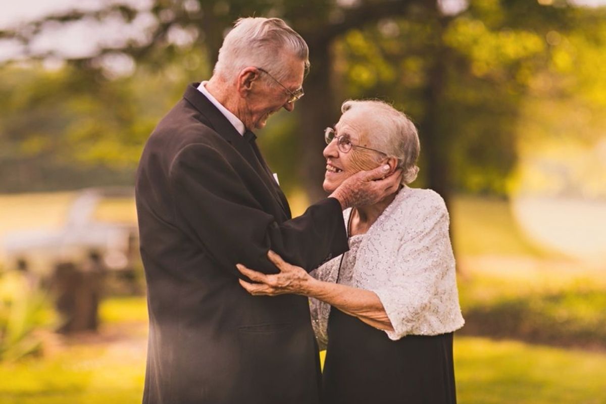 Lời chúc kỷ niệm ngày cưới nhắc lại cam kết và trân trọng (Ảnh:Sưu tầm)