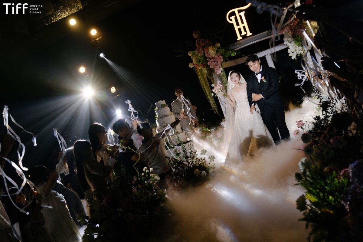 Stt đăng ảnh cưới, bạn không chỉ cần đẹp và hay mà còn phải đúng với mục đích bài đăng.(ẢNH: TIFF)