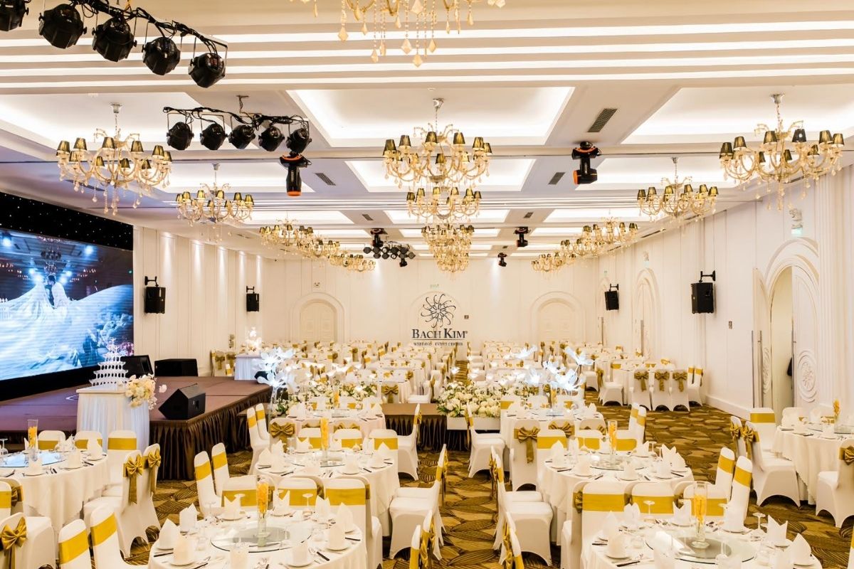 Thực đơn tại các nhà hàng Tân Phú được đánh giá hợp khẩu vị và đa lựa chọn (Ảnh: Sưu tầm)