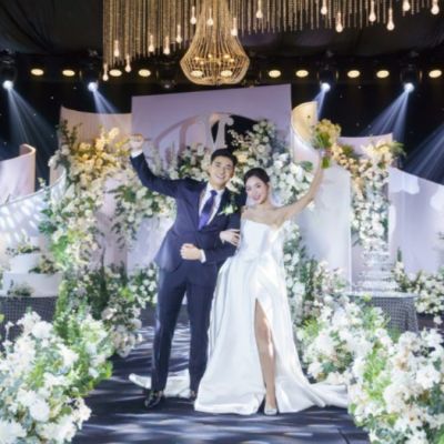 nên tổ chức đám cưới ngoài trời hay trong nhà