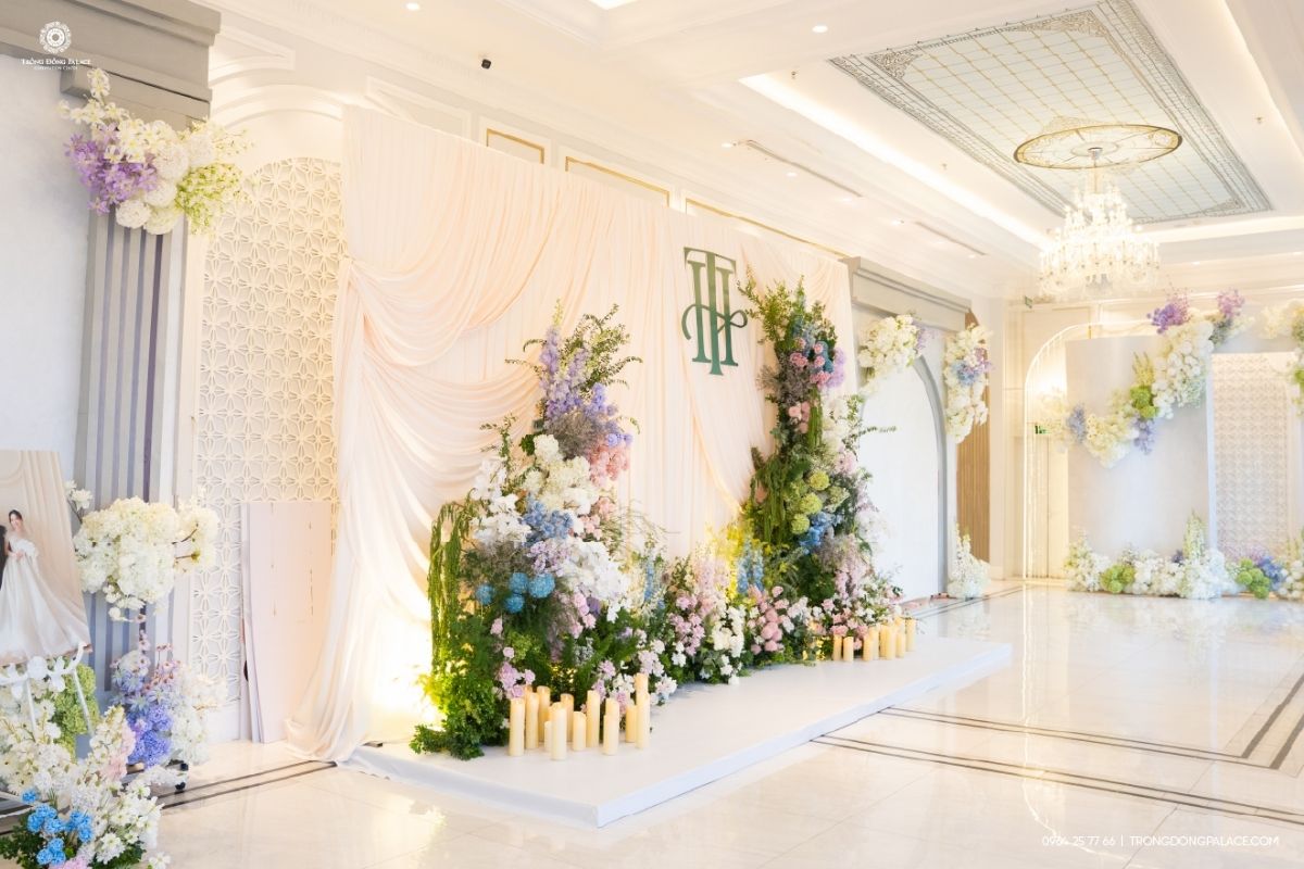 Phương Thảo & Quang Huy tại Trống Đồng Palace Cảnh Hồ (Ảnh: Trống Đồng Palace)