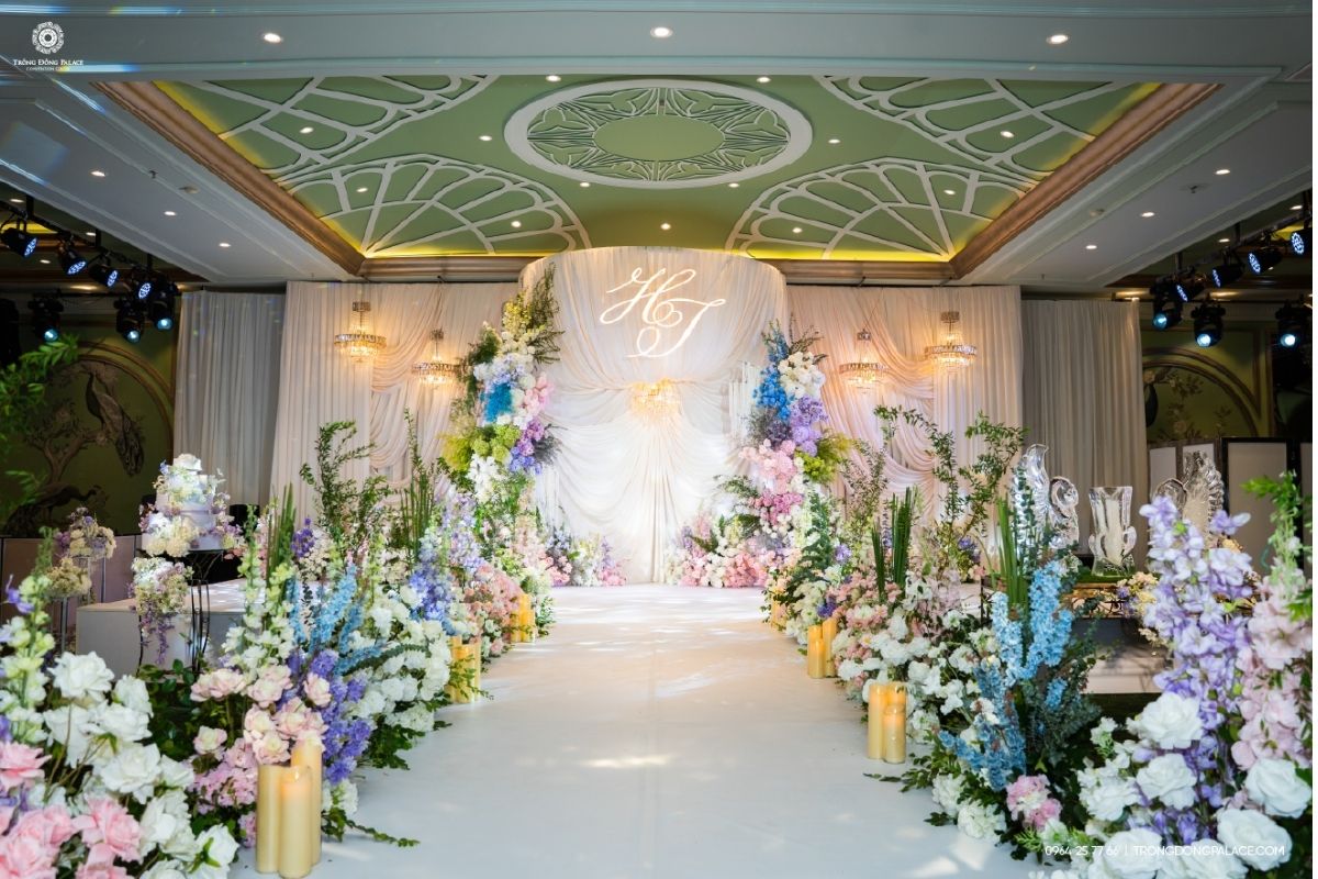 Phương Thảo & Quang Huy tại Trống Đồng Palace Cảnh Hồ (Ảnh: Trống Đồng Palace)