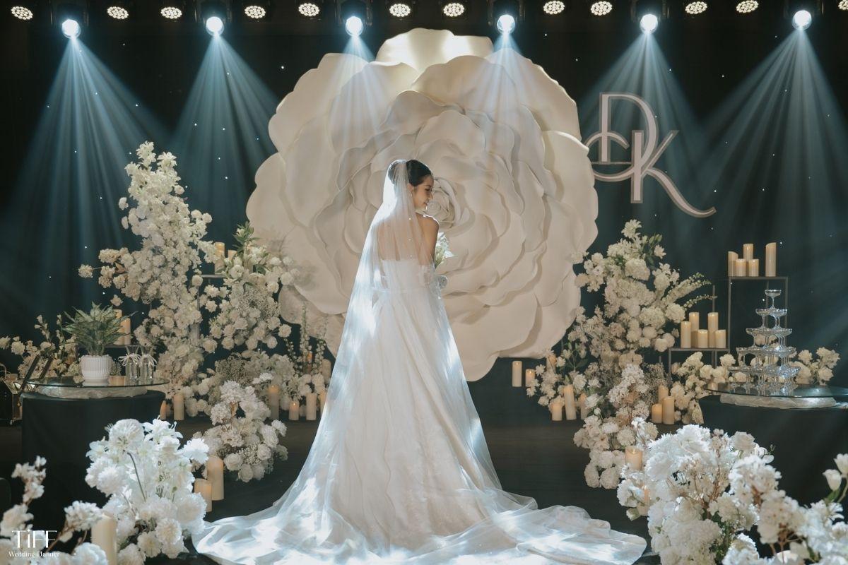 Khi mọi thứ đều hòa vào một concept, lễ cưới sẽ trở thành một câu chuyện trọn vẹn và đáng nhớ. (ẢNH: TIFF)