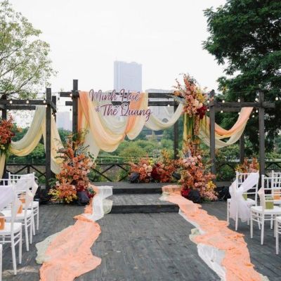 đặt địa điểm cưới trước bao lâu