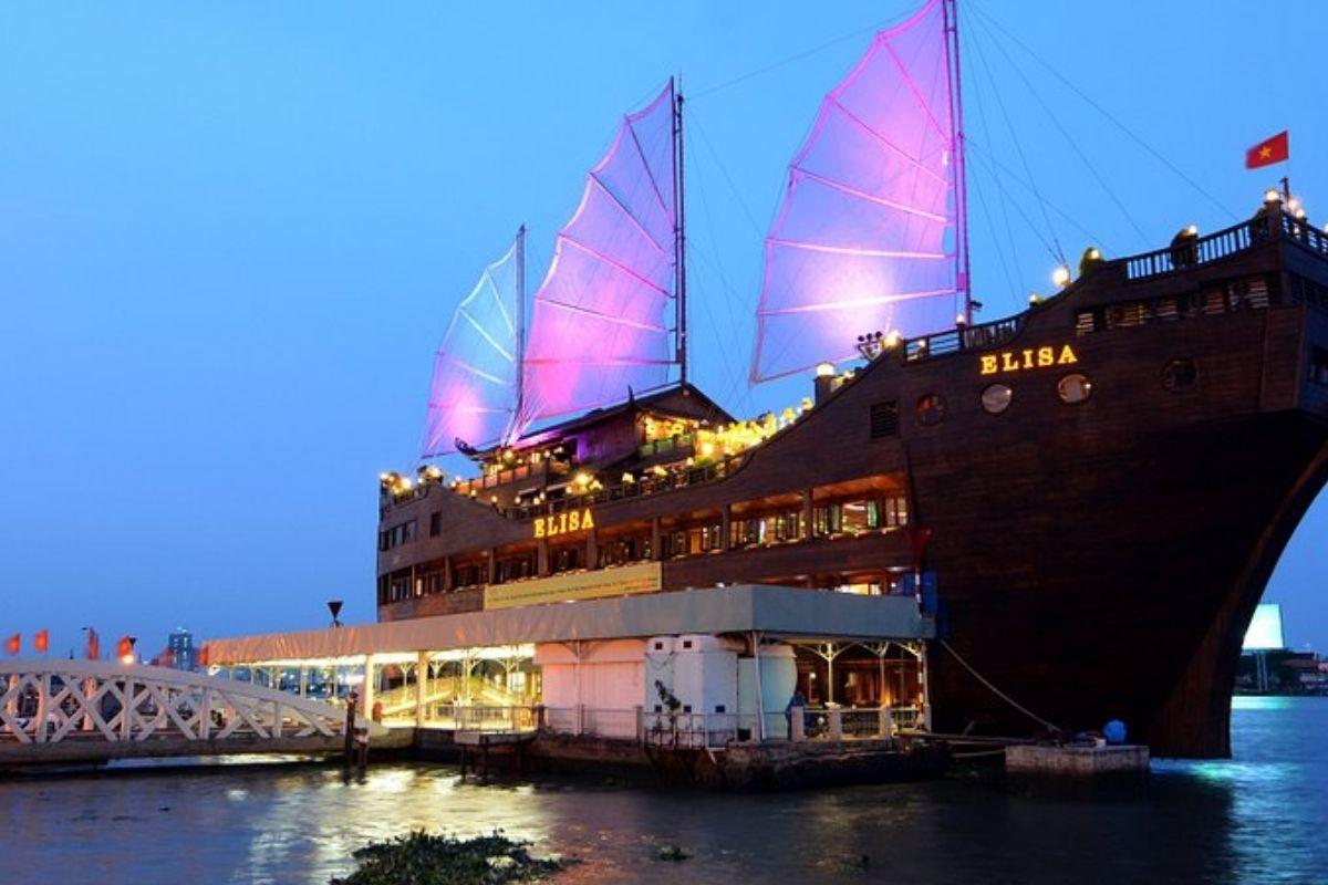 Elisa là nhà hàng nổi – “floating restaurant” độc đáo trên sông Sài Gòn. (ẢNH: Sưu tầm)
