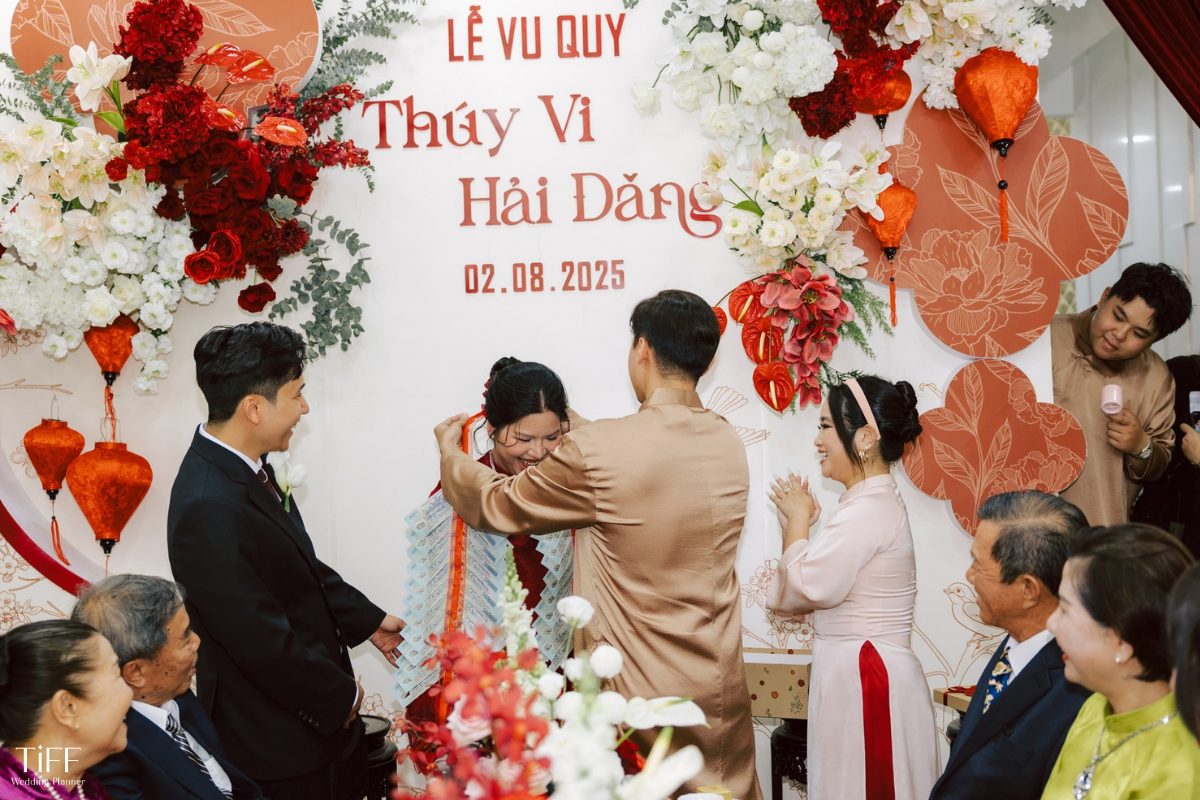 Ý nghĩa quan trọng nhất của lễ đen là thể hiện lòng biết ơn sâu sắc của nhà trai đối với gia đình nhà gái. (ẢNH: TIFF.vn)