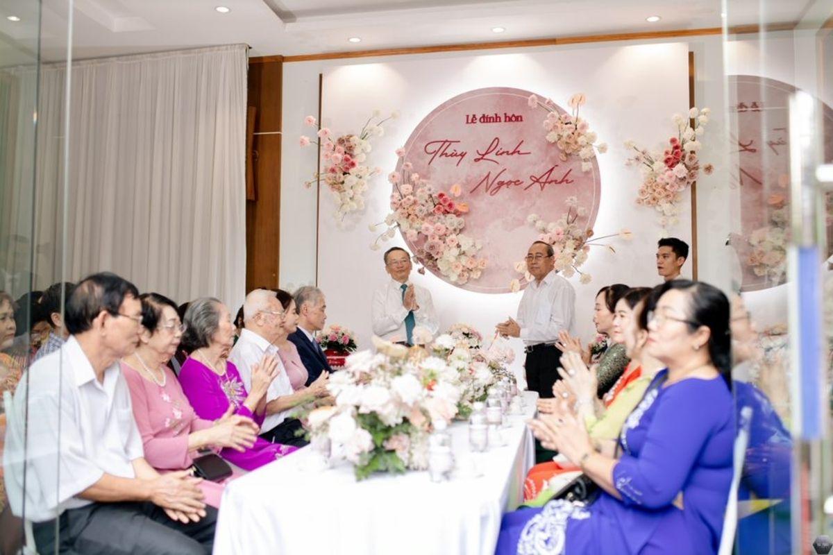 Đám nói tạo nền tảng gắn kết họ hàng hai bên gia đình (Ảnh: TIFF)