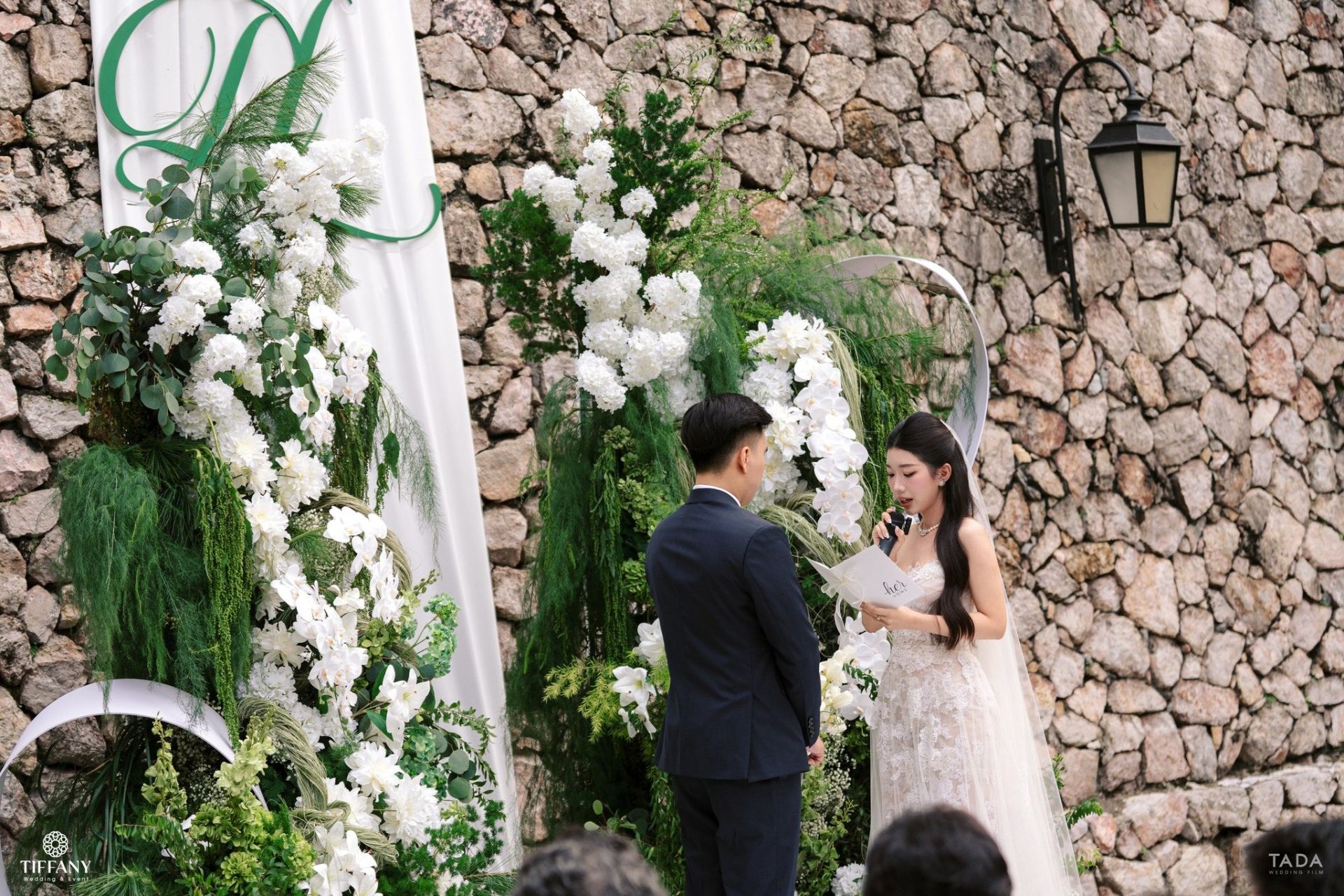 Cặp đôi nên dành thời gian luyện tập trước để buổi lễ được diễn ra trọn vẹn (Ảnh: TIFF.vn)