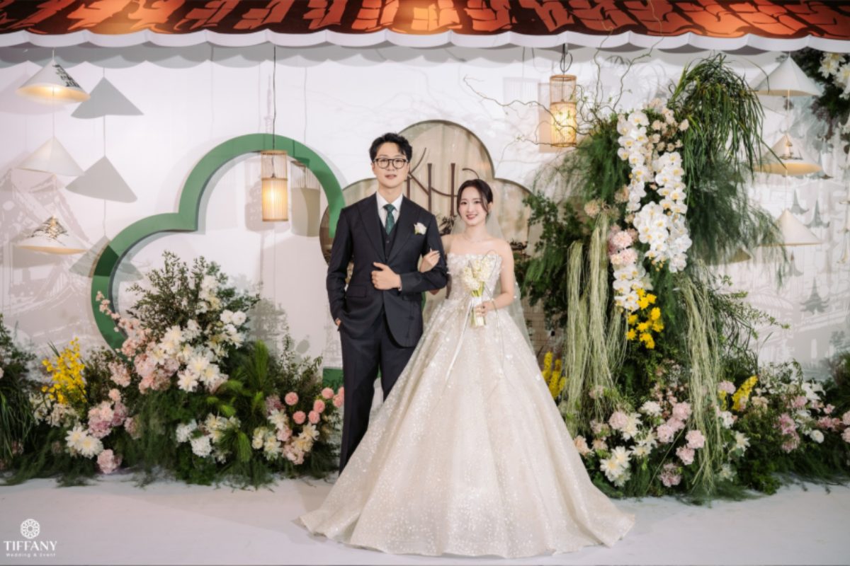 Tiệc cưới sang trọng tại khách sạn 5 sao với trang trí và dịch vụ đồng bộ, hợp lý ngân sách. (Ảnh: TIFF.vn) 