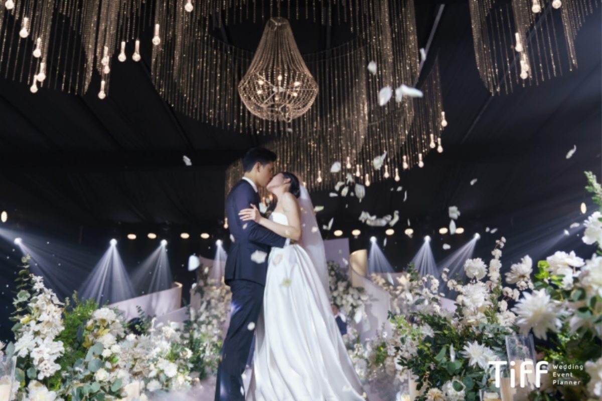 Tiệc cưới tiết kiệm tại nhà hàng, đảm bảo nghi lễ trang trọng với ngân sách hợp lý. (Ảnh: TIFF.vn) 