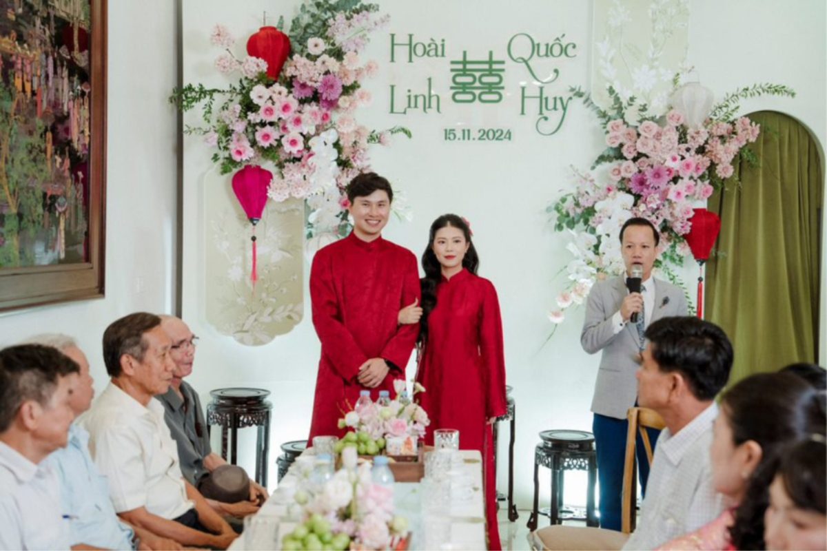 Khoảnh khắc lễ ăn hỏi được ghi lại bằng dịch vụ chụp ảnh và quay phim chuyên nghiệp. (Ảnh: TIFF.vn) 