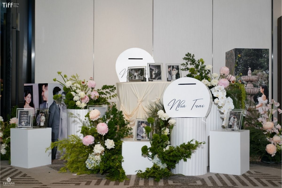 Concept bàn trắng tinh khôi lý tưởng cho tiệc cưới khách sạn sang trọng (Ảnh: TIFF)