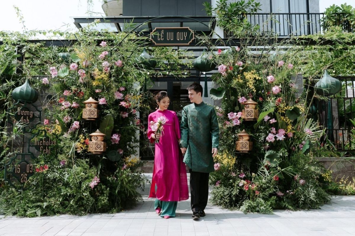 Cổng hoa greenery xanh mướt là lựa chọn “mát mắt” và rất tinh tế (Ảnh: Sưu tầm)