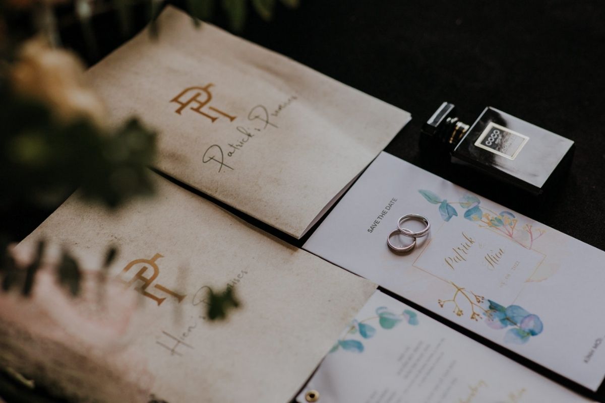 Ghi RSVP trên thiệp như lời nhắc lịch sự đừng im lặng hãy phản hồi (Ảnh: Sưu tầm)