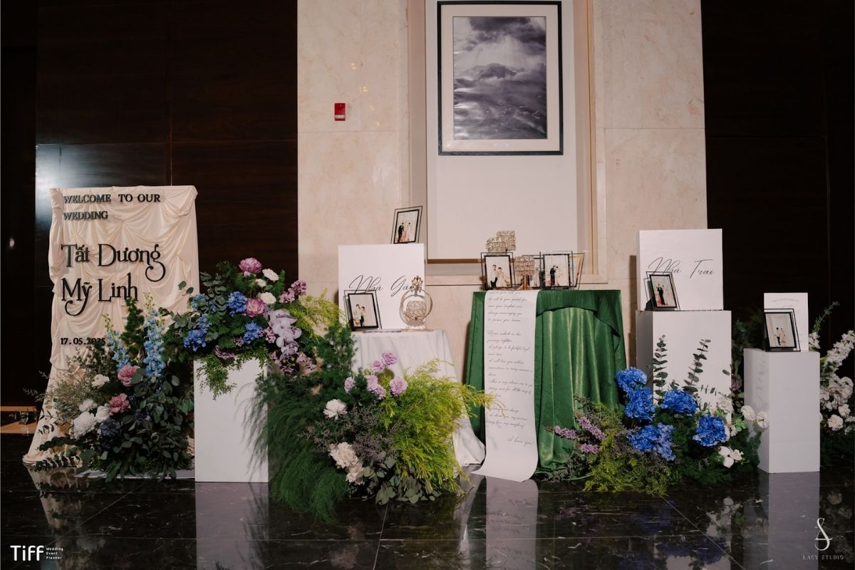 Giảm bớt chi tiết cầu kỳ giúp không gian bàn gallery trở nên sang trọng (Ảnh: TIFF)