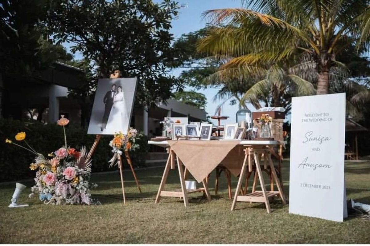 Một góc tình yêu thu nhỏ ngay tại sảnh nhờ bàn gallery decor tinh tế (Ảnh: Sưu tầm)