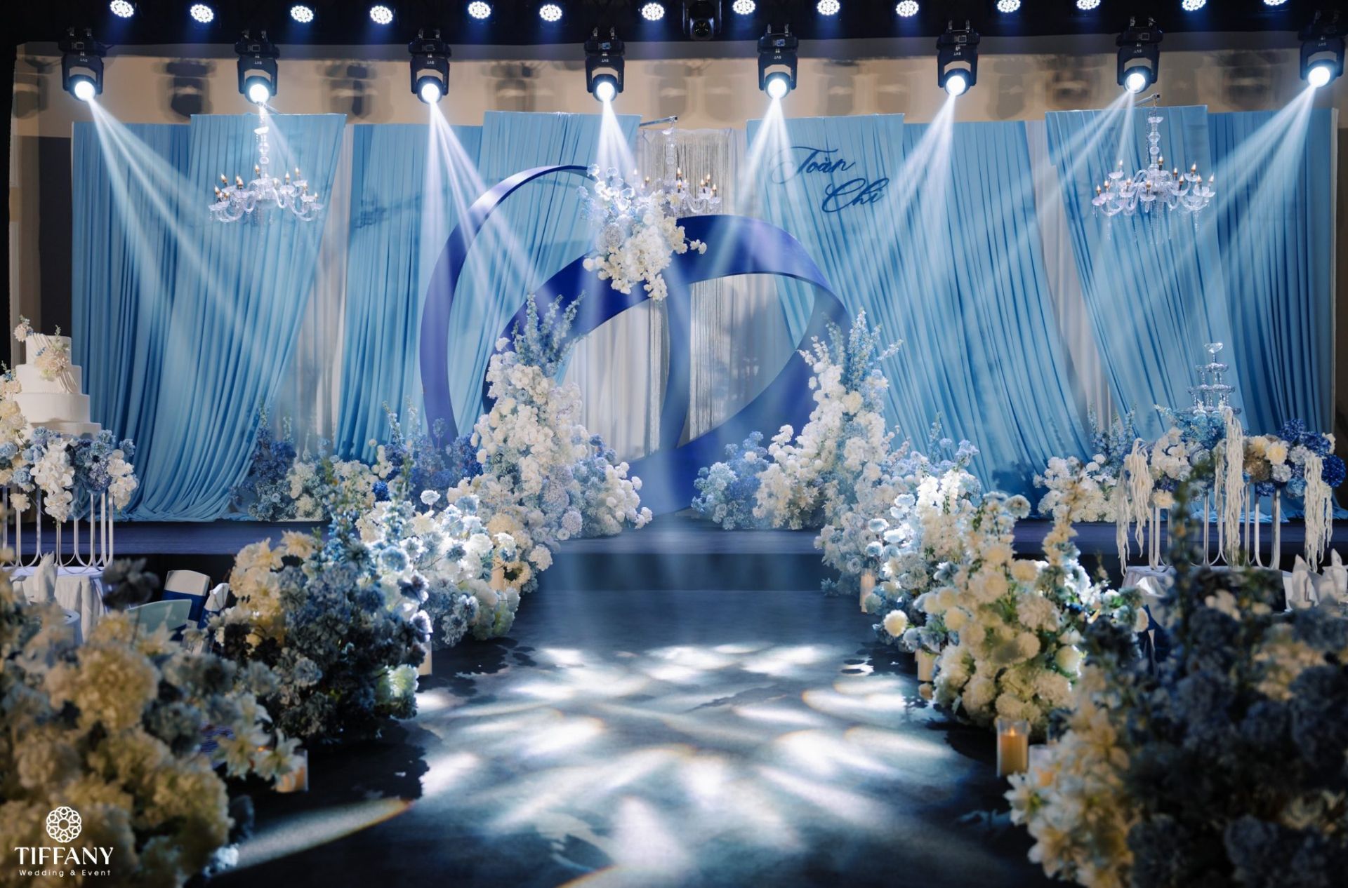 trang-tri-tiec-cuoi-chi-toan-tai-vinpalace