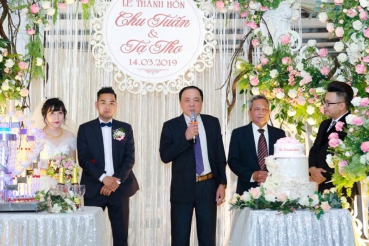 Bái phát biểu nhà gái trong lễ ăn hỏi có thể nhiều mẫu khác nhau (Ảnh: Sưu tầm)