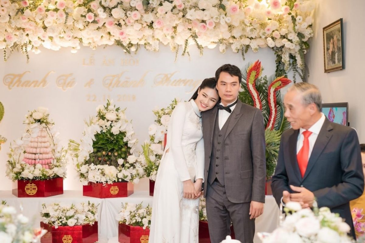 Người đại diện họ nhà trai phát biểu trong lễ ăn hỏi thường là bố chú rể (Ảnh: TIFF.vn)