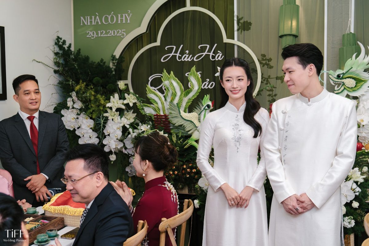 Trong nghi thức trao dâu, lời phát biểu giữ vai trò kết nối cảm xúc và thể hiện sự trang trọng của hai gia đình. (ẢNH: TIFF.vn)