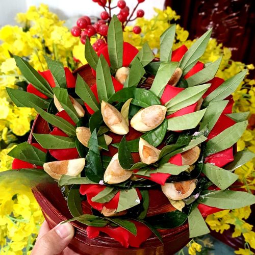 Têm trầu cánh phượng đòi hỏi sự khéo léo, tỉ mỉ và cảm nhận thẩm mỹ tinh tế (Ảnh: sưu tầm)