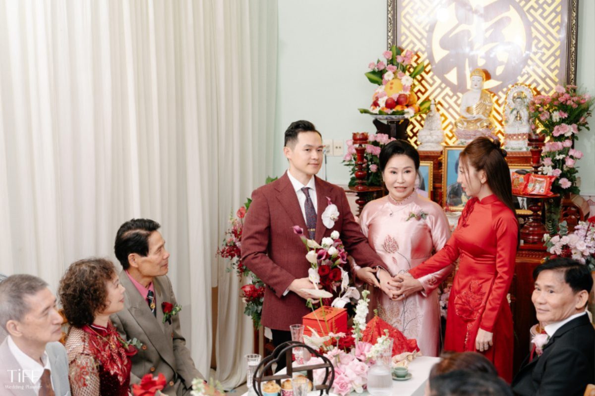 Lời dặn dò chân thành từ gia đình nhà gái dành cho con rể, khẳng định tình yêu thương và trách nhiệm trong hôn nhân. (Ảnh: TIFF.vn) 