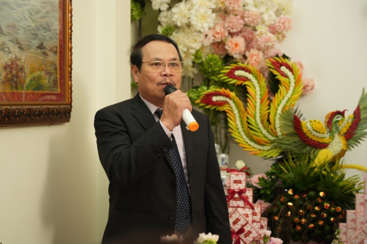 Bài phát biểu hiện đại, ngắn gọn và đầy tự tin, khẳng định sự tin tưởng của gia đình nhà gái đối với chú rể và lời chúc phúc cho đôi tân lang tân nương.(Ảnh: TIFF.vn) 