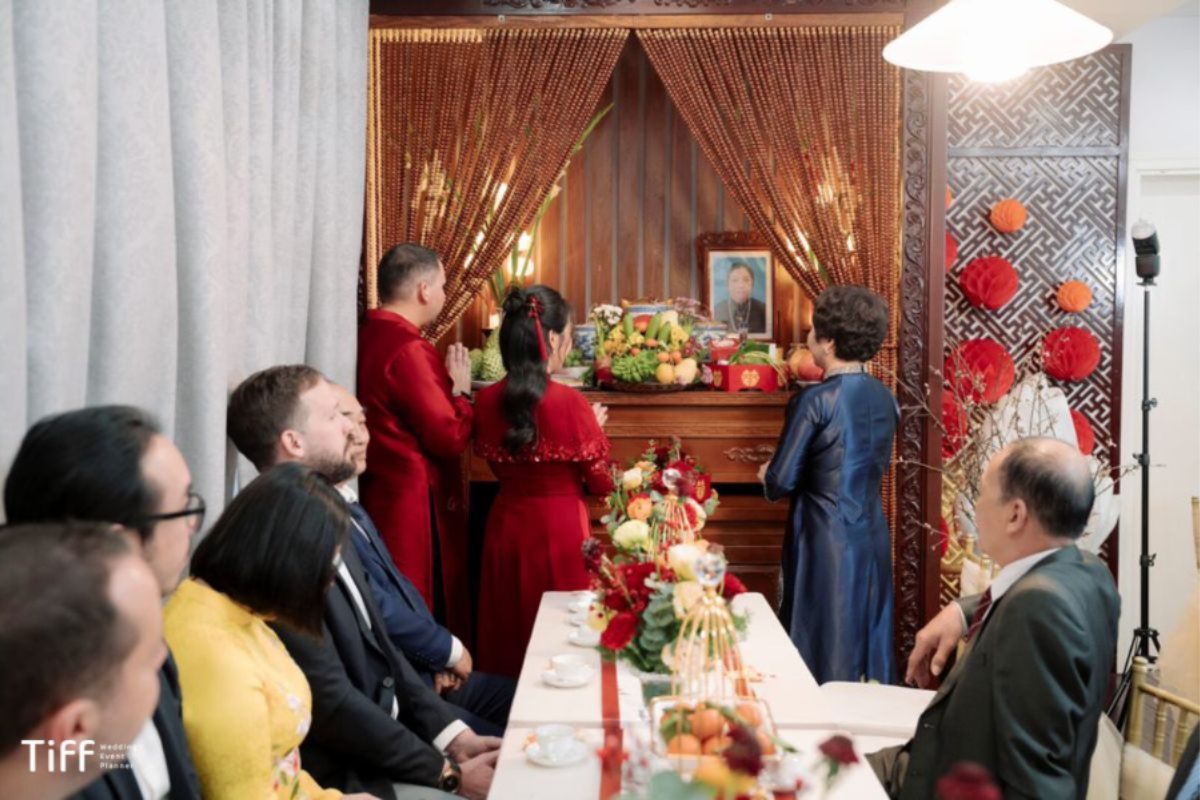 Quy trình lễ đón dâu tại Việt Nam, từ chuẩn bị tại nhà trai đến nghi thức tại nhà gái và tiệc mừng tại nhà trai. (Ảnh: TIFF.vn) 