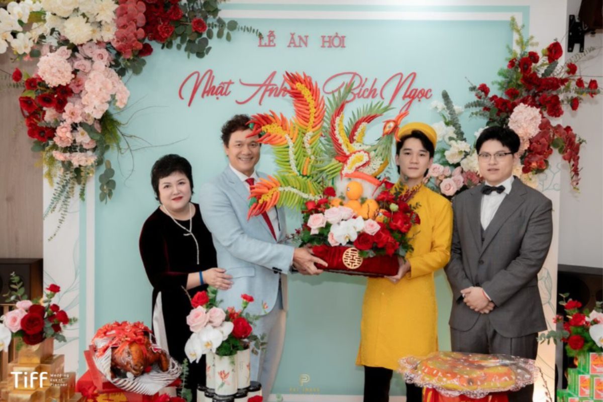 Các thành phần tham gia lễ đón dâu tại Việt Nam, từ gia đình cô dâu, chú rể đến khách mời, cùng nhau tạo nên không khí trang trọng và ấm cúng. (Ảnh: TIFF.vn) 