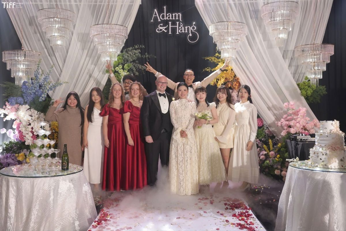 Bên cạnh hôn lễ thì status cảm ơn ngày cưới lan tỏa trân trọng yêu thương (Ảnh: TIFF)