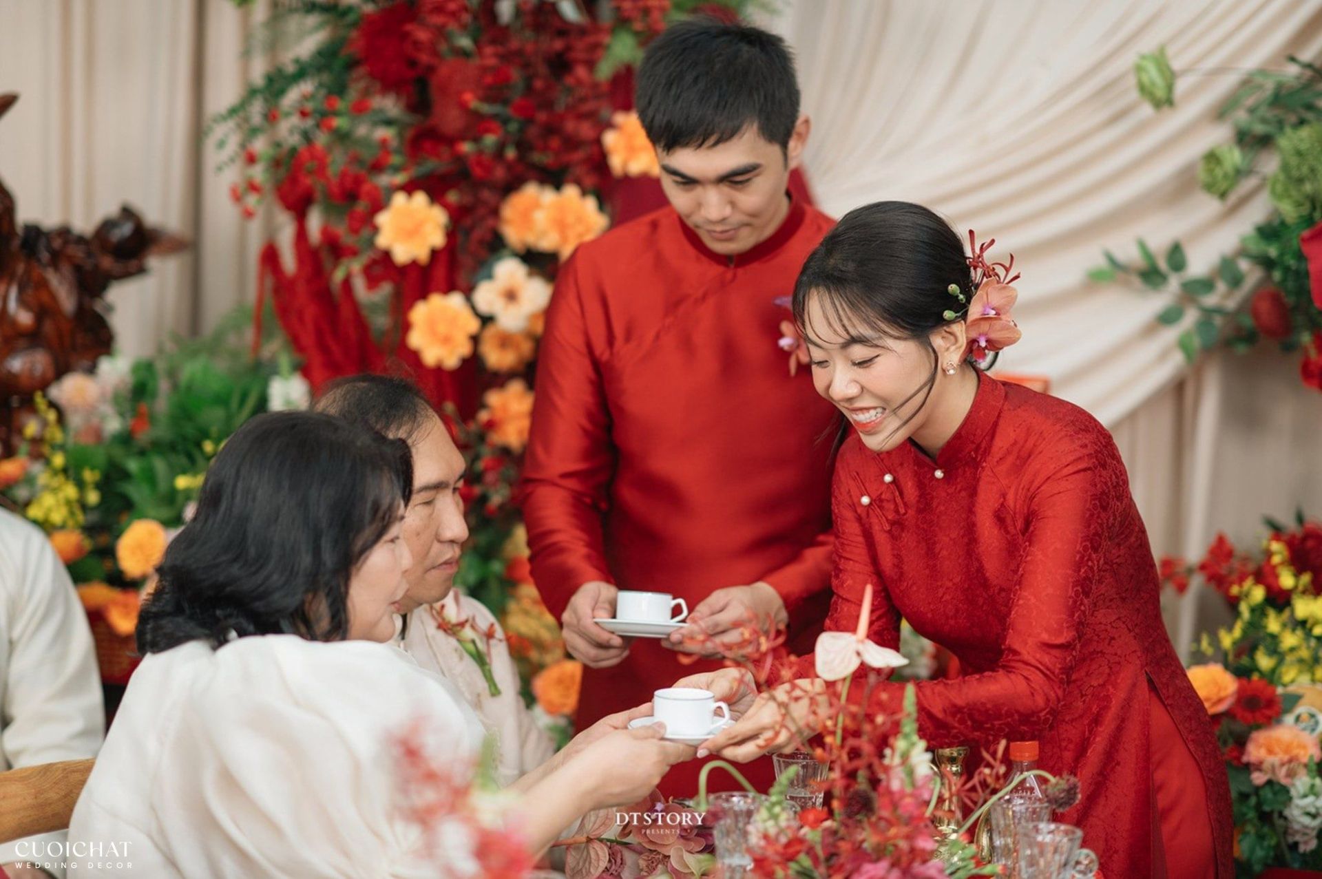 Lễ dạm ngõ là nghi thức gặp gỡ chính thức đầu tiên giữa hai gia đình nhà trai và nhà gái (Ảnh: TIFF.vn)