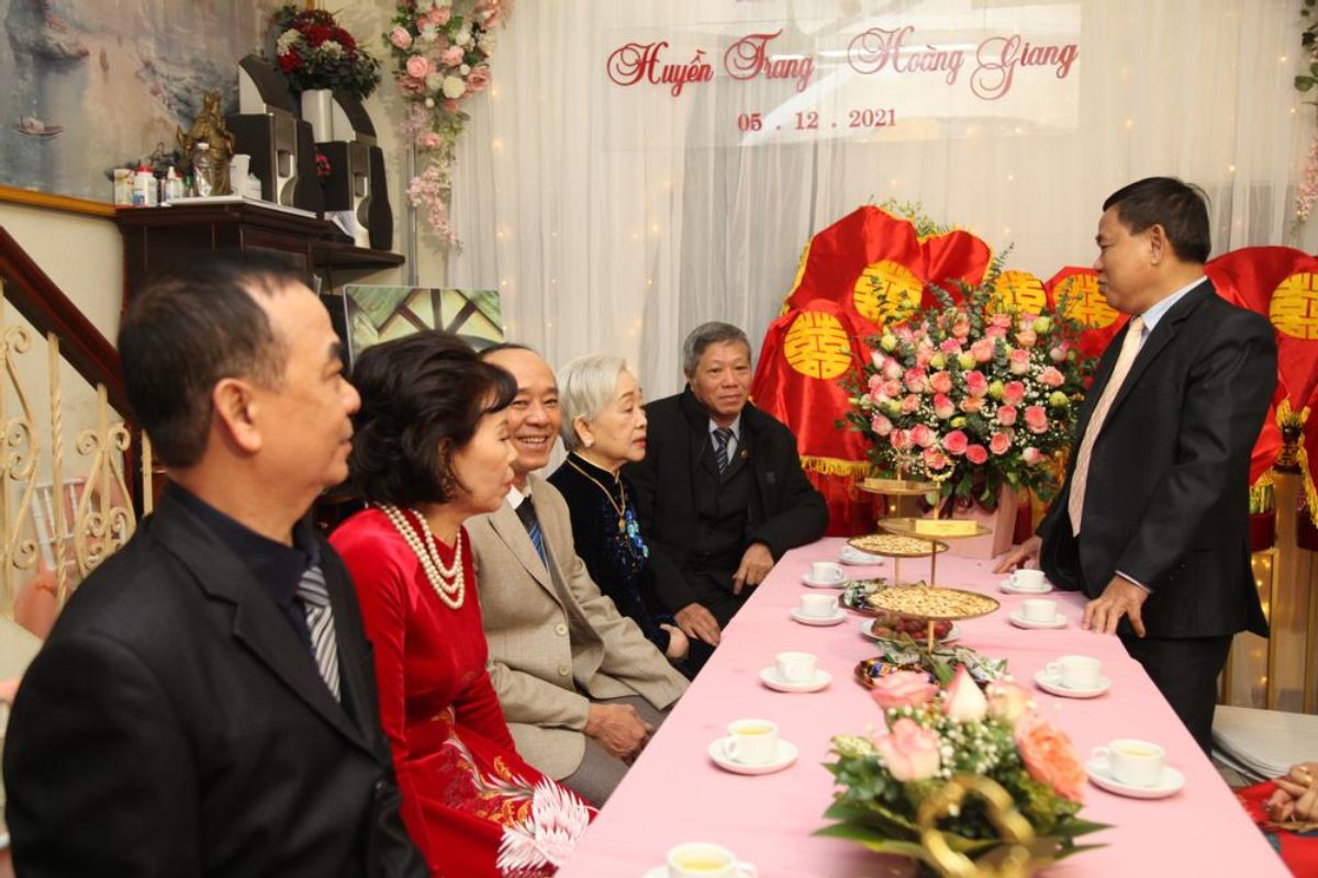 Cách trình bày bài phát biểu cũng ảnh hưởng trực tiếp đến không khí và cảm nhận của buổi lễ (Ảnh: sưu tầm)