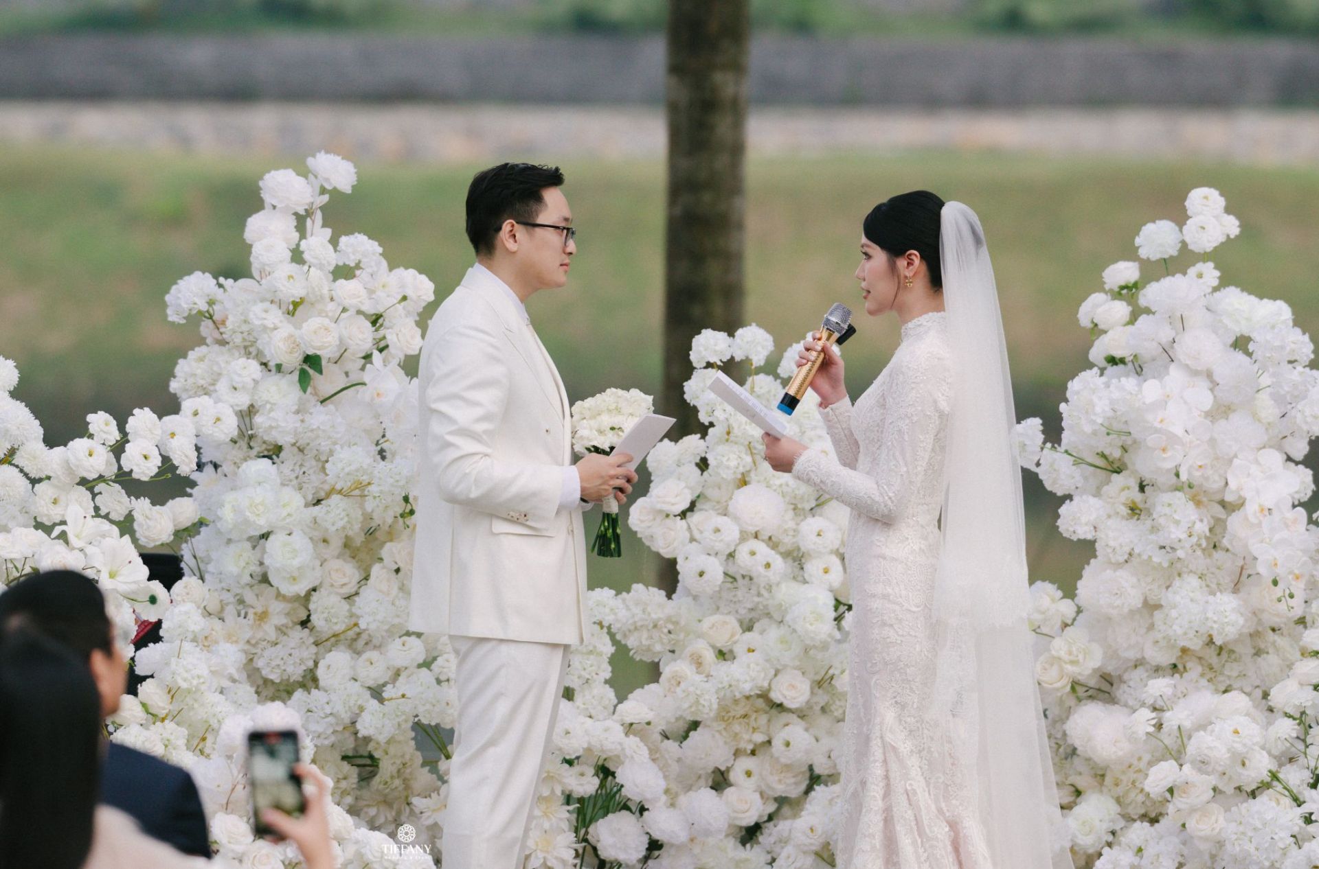 trang-tri-tiec-cuoi-son-vi-tai-wyndham-sky-lake-resort-villas