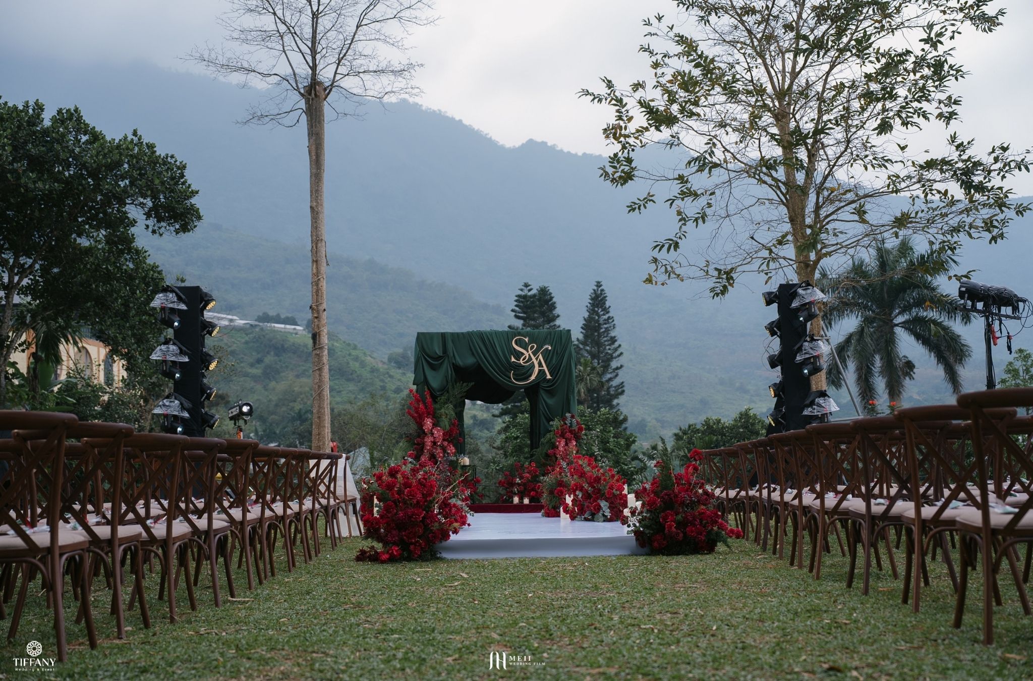 trang-tri-tiec-cuoi-son-ha-anh-tai-quinn-hill-retreat
